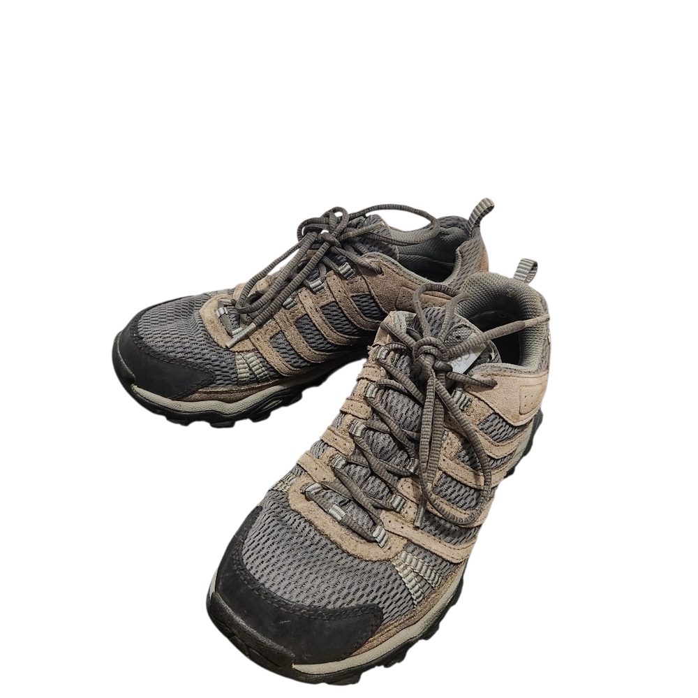 Columbia Women's Black and Tan Athletic Shoes